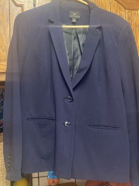 Worthington women’s size 18 Navy Blazer - Classic Two-Button